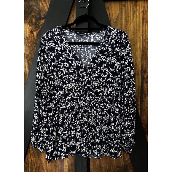 BloomChic Tops - Bloomchic Navy & White Floral Wrap Blouse With Peplum Size 14-16